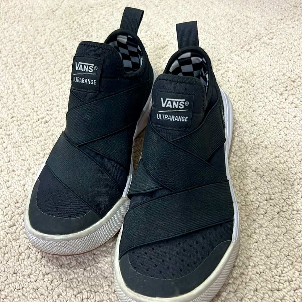 Vans Ultrarange women’s black sneakers Women’s 6.5